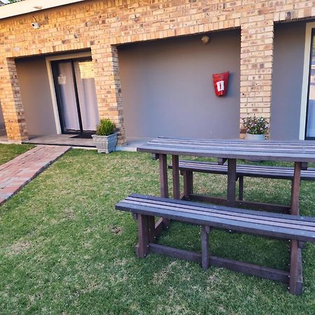 A Step Ahead Hotel Klerksdorp Ngoại thất bức ảnh