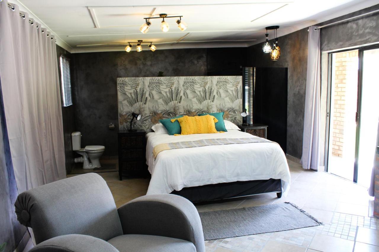 A Step Ahead Hotel Klerksdorp Ngoại thất bức ảnh