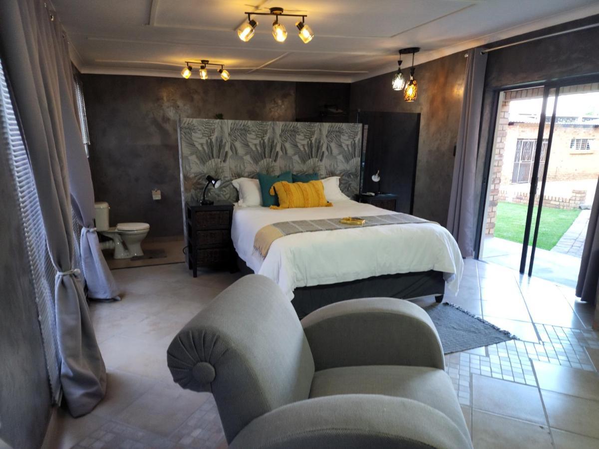 A Step Ahead Hotel Klerksdorp Ngoại thất bức ảnh